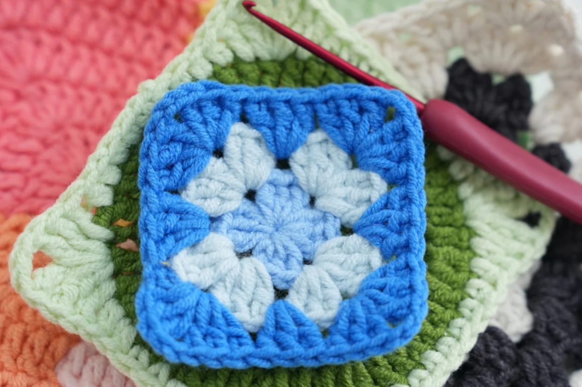 Micro Granny Square Pattern